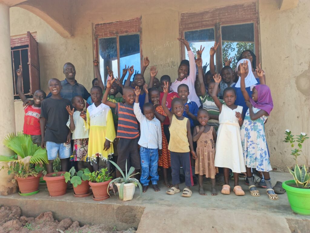 The children of the Nsette Foundation Uganda Reading Class